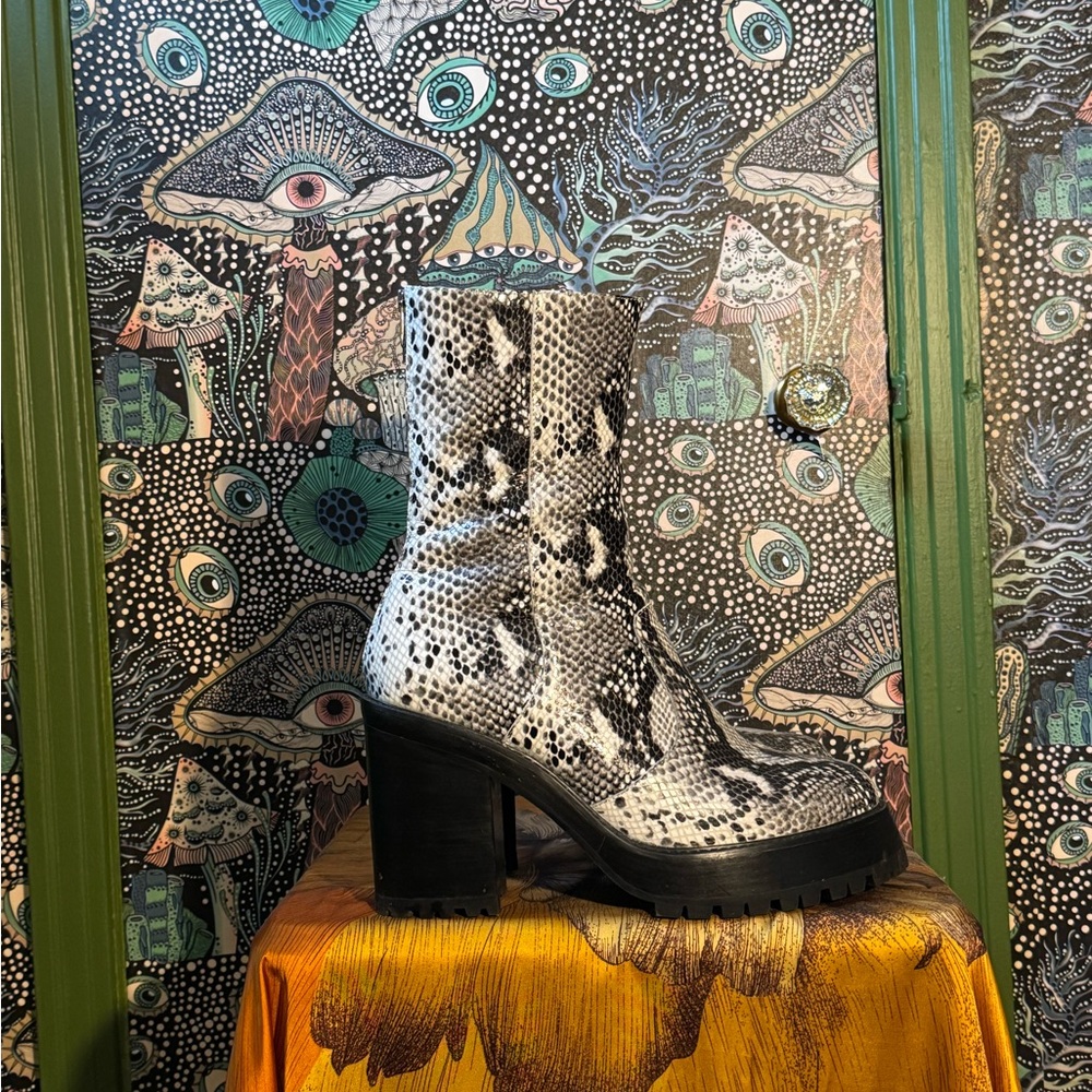 SYRO AMI Snakeskin Boot